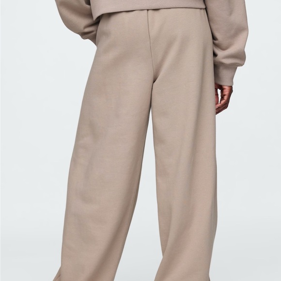 GAP Disney Sweatpants - Picture 5 of 16